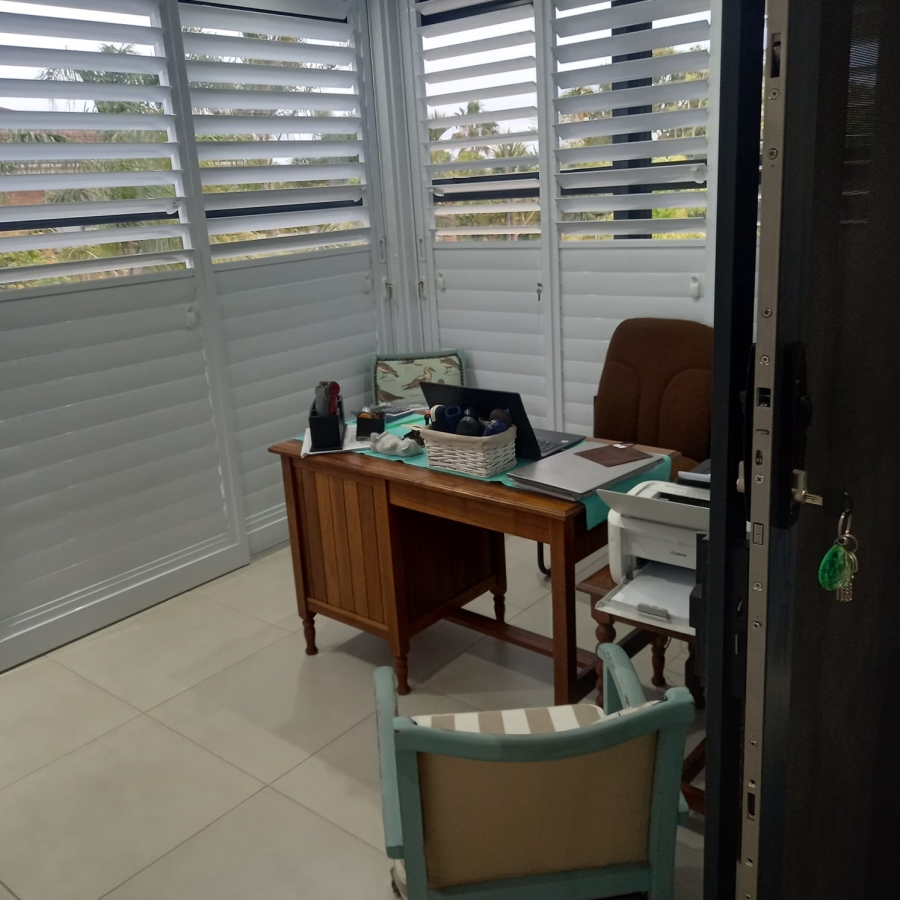 4 Bedroom Property for Sale in Menkenkop Western Cape